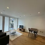 Nalla Deluxe Apartment