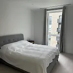 Nalla Deluxe Apartment